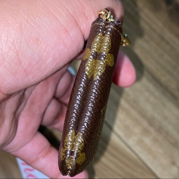 Sold - Picture 3 of 11